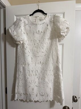 Aura White Lace Short Sleeve Puff Sleeve Bridal Wedding Event Dress Size Large